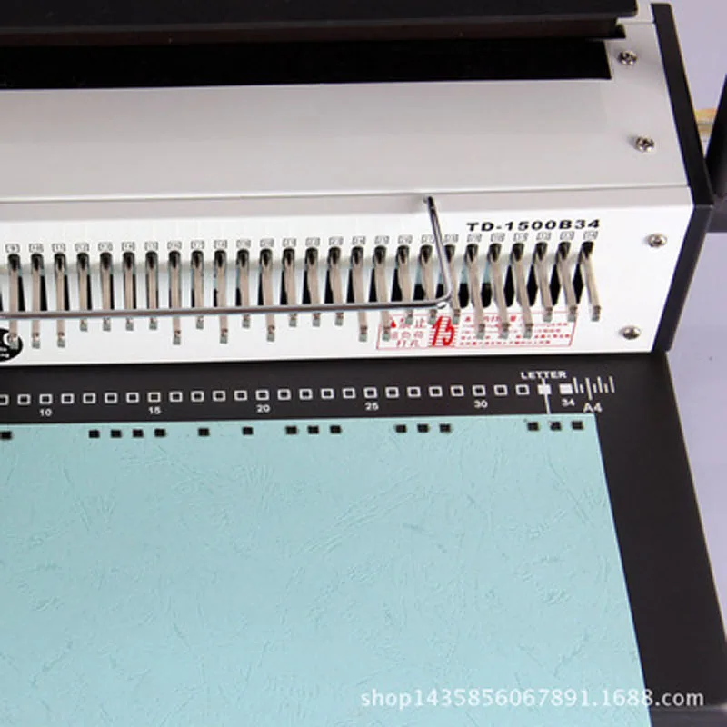 1pcs Manual Wire binding machine 34 Holes Metal Spiral Wire Spool Binding Machine A4 Binder Puncher machine.