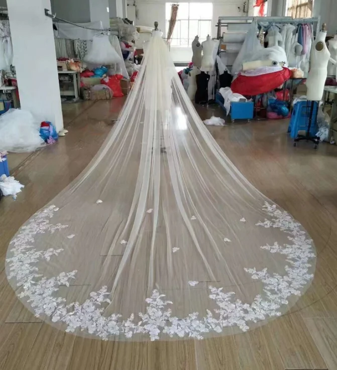 

4 Meters White Ivory Cathedral Mantilla Wedding Veils Long Lace Edge Bridal Veil with Comb Wedding Accessories white veil Bride