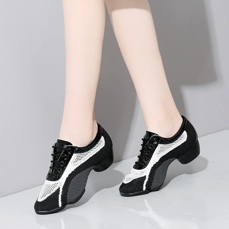 Leather Sole Latin Dance Shoes Oxford Soft Sneakers Square Dancing Women Shoes Ventilation Canvas Shoes Leather Sole Sneakers