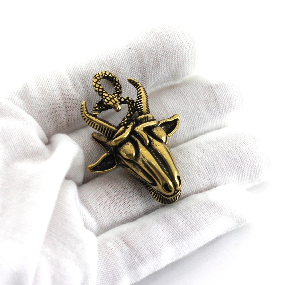 1pcs Brass Cast Antelope Keychain Charm Pendant High Quality Leather Craft DIY Decoration Keyring Animals Ornaments