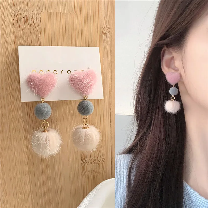 Korean Style Sweet Lovely Pink Heart Plush Ball Clip on Earrings 2020 New Gray Hair Pom Pom Ball Clip Earrings No Piercing Women