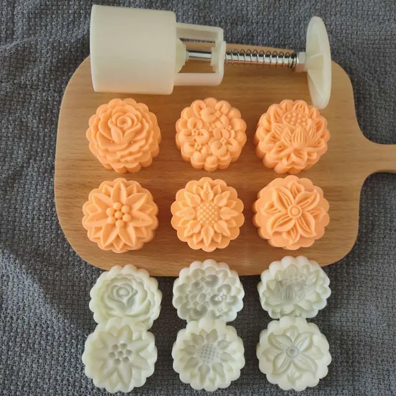 2024 New 50g Mooncake Mold 4/6pcs 3D Flowers Stamps Hand Press Moon Cake Pastry Mould DIY