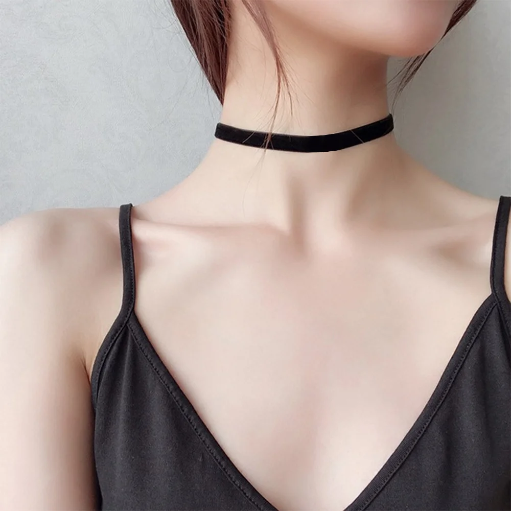 Fashion Black Velvet Tattoo Choker Gothic Punk Style Elastic Necklace Vintage Women Jewelry Party Accessories Gadgets for Girls