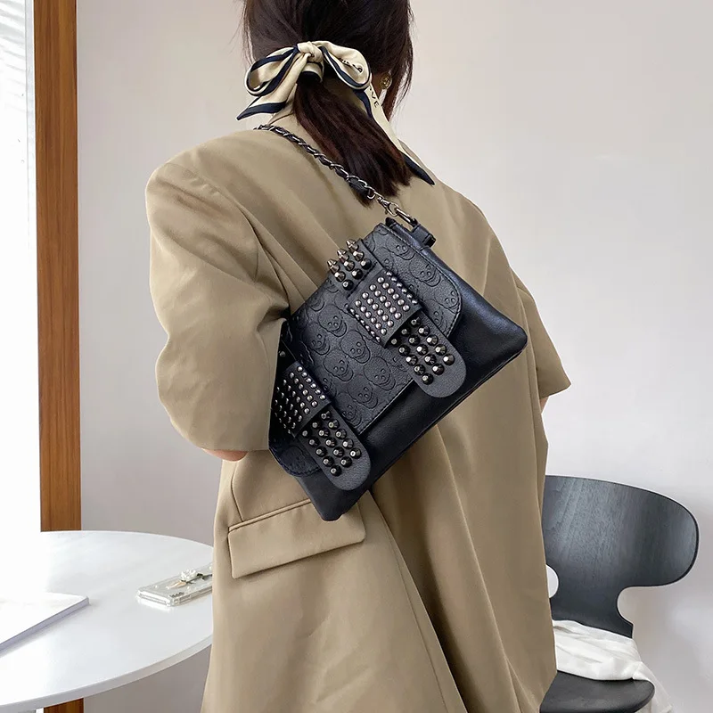 خمر الجمجمة برشام حقيبة كتف المرأة بولي Leather جلد أسود حقيبة كروسبودي مصمم رفرف حقيبة ساعي موضة جديدة سيدة حقيبة يد Bolso #3