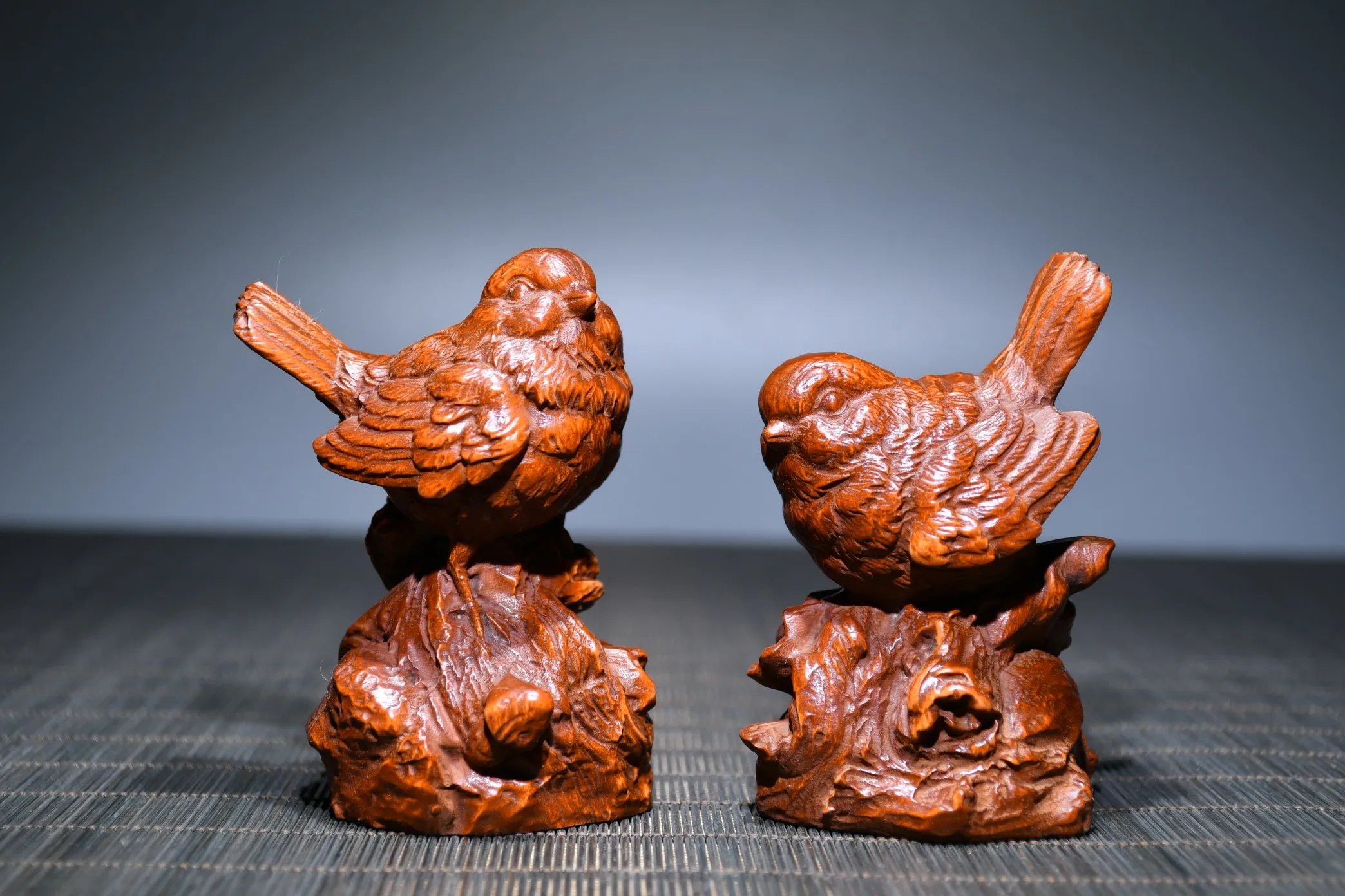 

3"Tibetan Temple Collection Old Boxwood magpie Statue A Pair Bird dickey Gather fortune Ornament Town house Exorcism