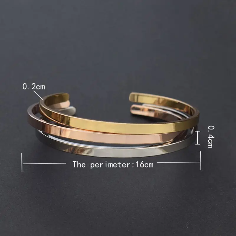 Fashion 26 Letter Bracelet A-Z Letter Engraved Bracelet Women Simple Fashion Metal Cuff Bracelet Gifts for Her