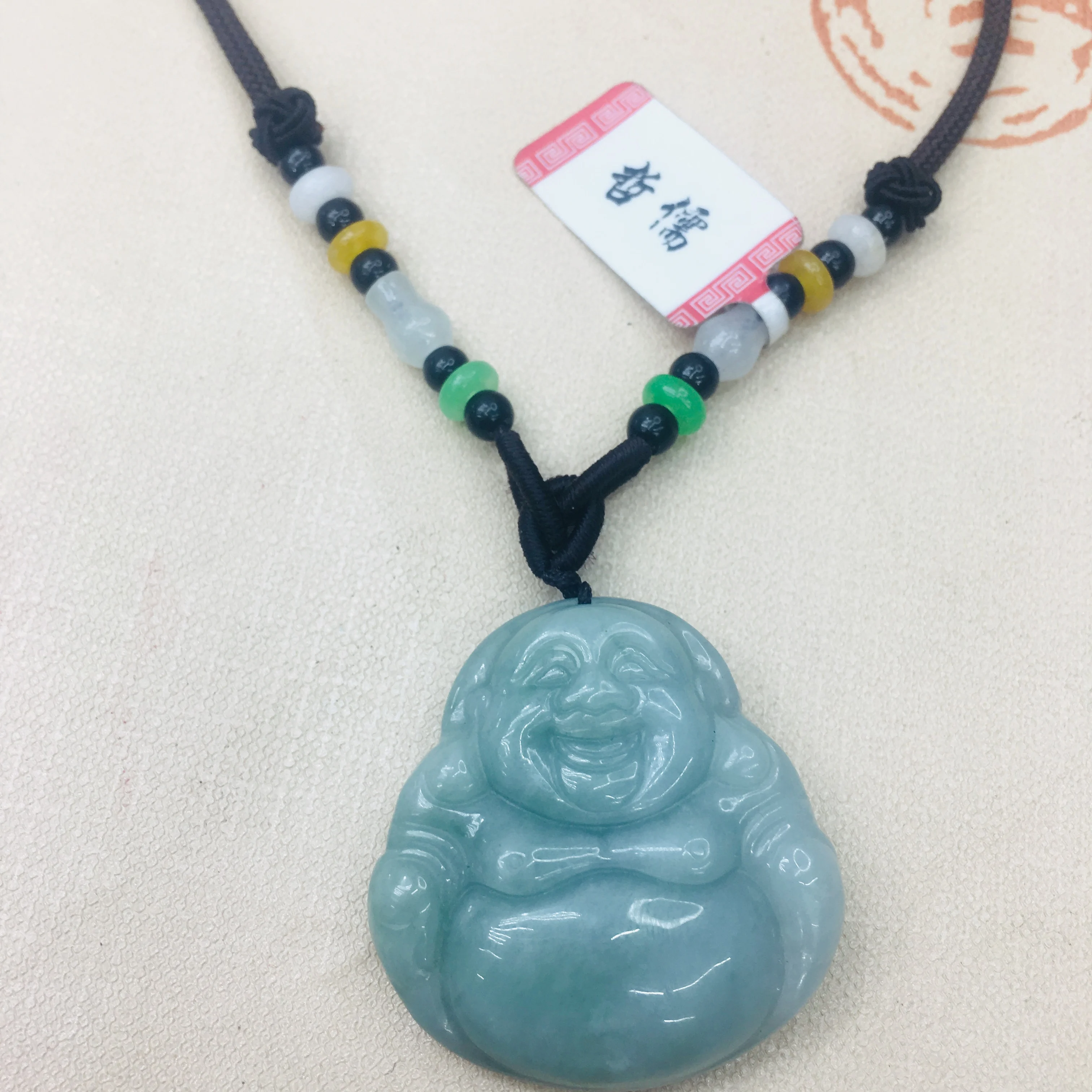 Naturale Birmano Emerald jade carving olio verde Buddha pendente con tri-gli uomini e le donne della catena del maglione collana di perle di colore