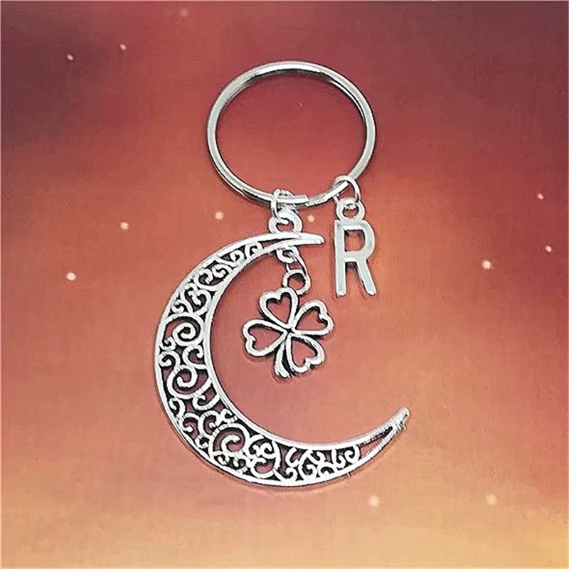 A-Z Initial Letter Moon and Four Leaf Clover Alloy DIY Keyring Best Friend Lovers Crescent Moon Gift Men Women Fashion Keychain