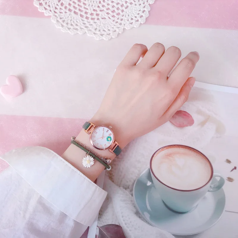 Retro Women's Vogue Watches Daisy Design Ladies Elegant Wristwatches Roma Scale Vintage Leather Female Small Quartz Watch