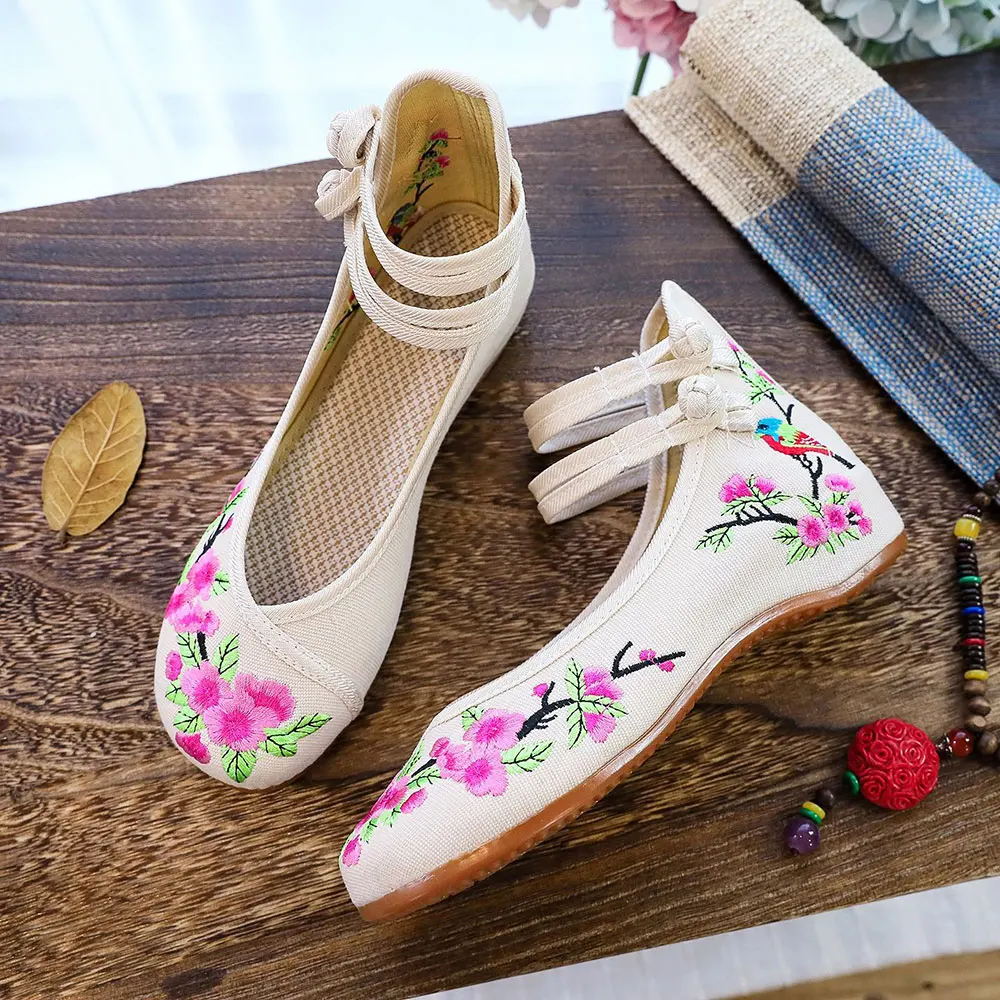 Veowalk Flower Bird Embroidered Women Cotton Cloth Flat Shoes Ladies Vintage Chinese Style Soft Comfortable Ballet Flats