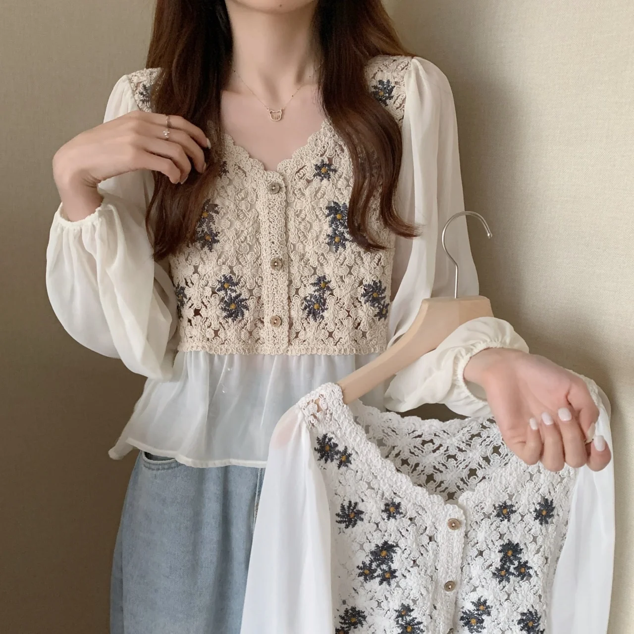 

Crochet Lace Contrast Chiffon Blouse Women Spring Autumn Lantern Sleeve V-neck Button Front Floral Shirts Korean Ladies Tops