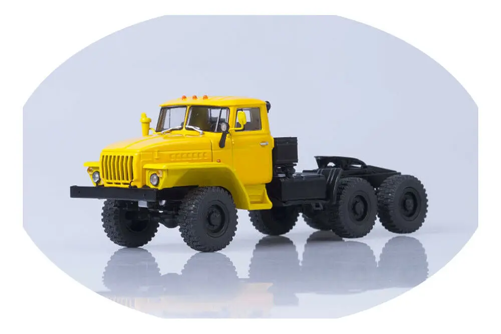 

NEW EAC 1 43 Scale URAL 44202 TRUCK 6 × 6 Trailer By AUTOHISTORY Diecast tractor for collection gift