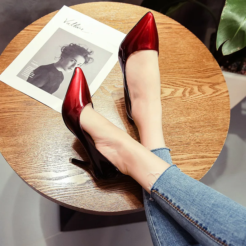 Gradient color patent leather women\'s shoes 2019 spring and summer new pointed shallow mouth sexy stiletto heels work shoes