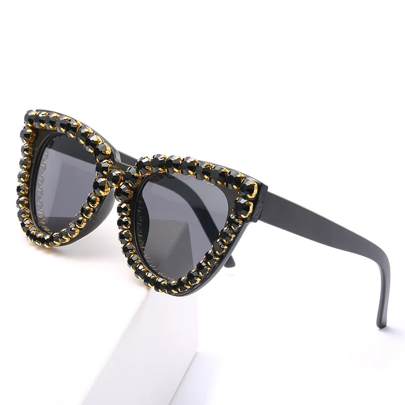 2024 New Vintage Fashion Luxury Cat Eye Diamond Sunglasses Women Crystal Rhinestone Frame Brand Designer Sun Glasses For Female