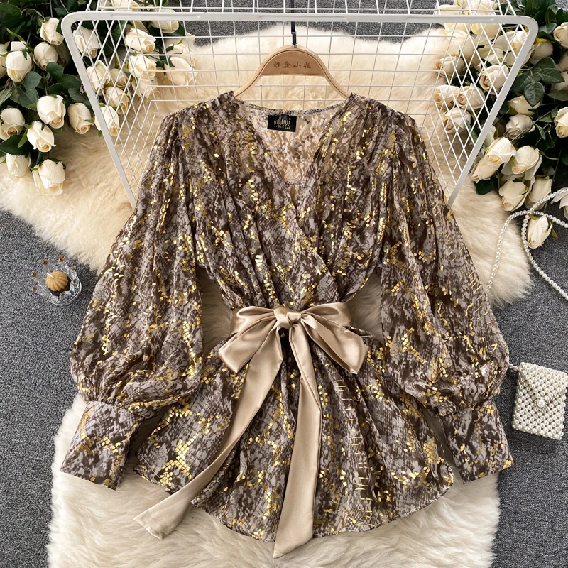 

Sexy V-neck Puff Full Sleeve Long Blouse Women2021 Fashion Bandage Waist Slim Retro Golden Snake Skin Design Shirt with Belt