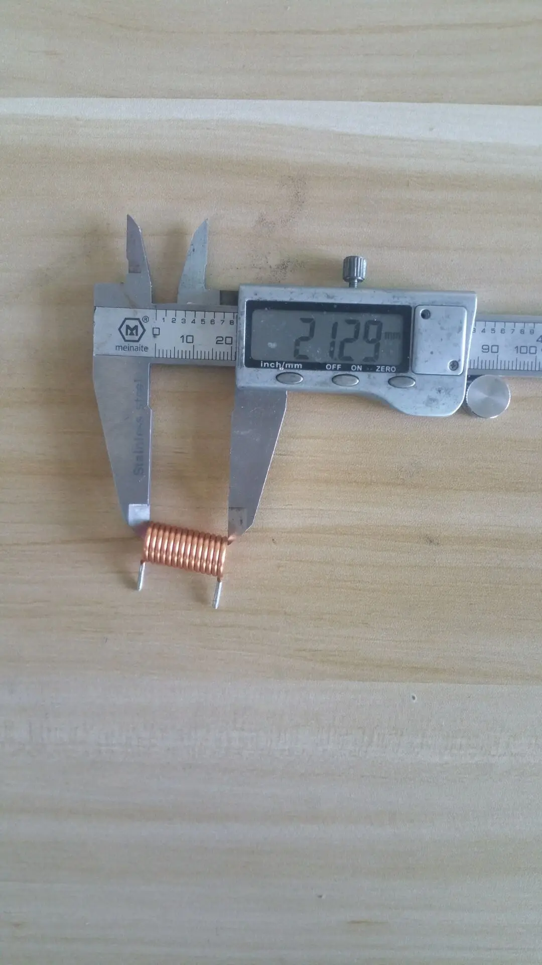 Hollowเหนี่ยวนำ,เส้นผ่าศูนย์กลาง1.5เส้นผ่านศูนย์กลางภายใน8เปลี่ยน,14ตัวเหนี่ยวนำ,0.7UH,single LayerแนวนอนCustom Inductor