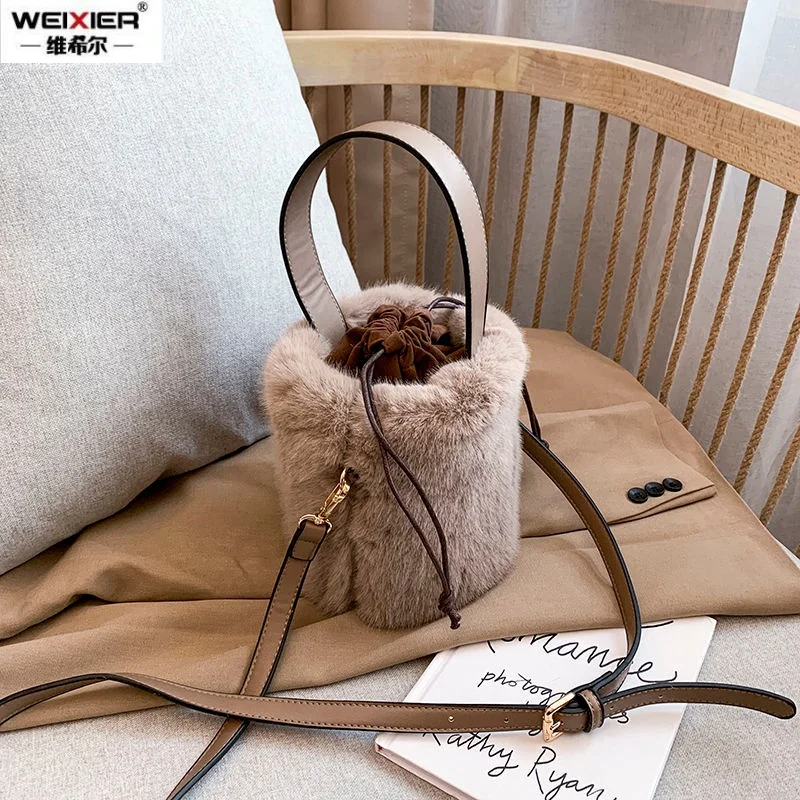 Torby ze sztucznego futra damskie wiadro pluszowe zimowe o dużej pojemności ciepłe jedno ramię eleganckie miękkie zimowe jesienne studenci moda codzienna가방