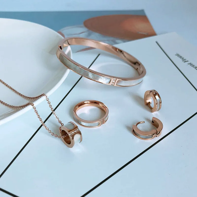 18KGP Rose Gold Color Titanium Steel Seashell Couple Rings Necklace Earrings Bracelet Women Fashion 316L Stainless Jewelry sets