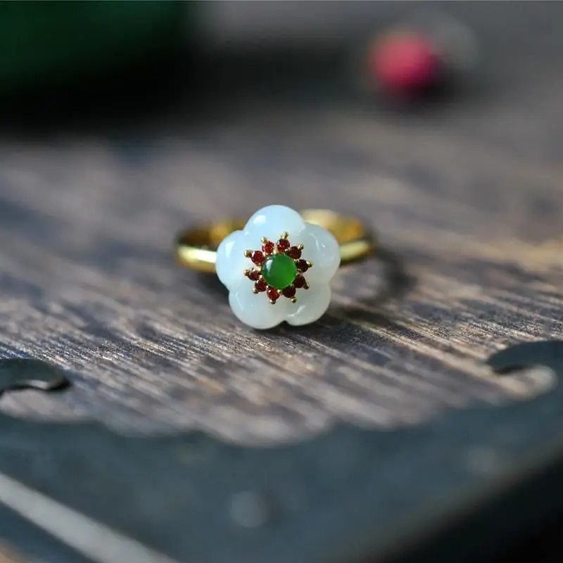 Nuovo anello intarsiato in argento naturale Hotan con fiore di giada bianca anello in stile cinese con design di tribù di corte gioielli da donna di marca