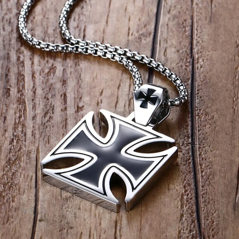 Punk Black Knight Cross Pendant Necklace for Men Fashion Casual Amulet Jewelry Gift