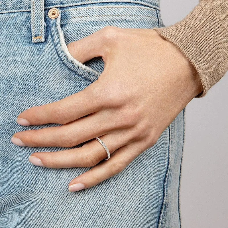 TIGRADE 2mm 925 Sterling Silber Ring für Damen, Vollbesetzter Ewigkeitsring mit Kubischem Zirkonia, Stapelbarer Verlobungsring – Detail 6