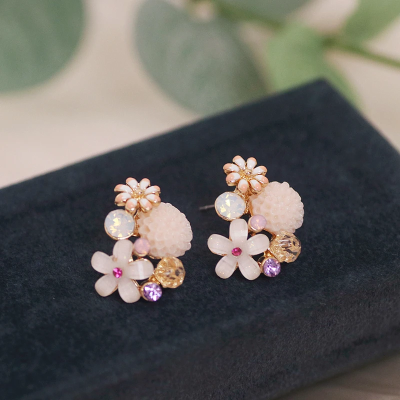 Korean Style Sweet Cute Crystal Flower Stud Earrings For Women Handmade Earrings Elegant Wedding Party Jewelry Accessories