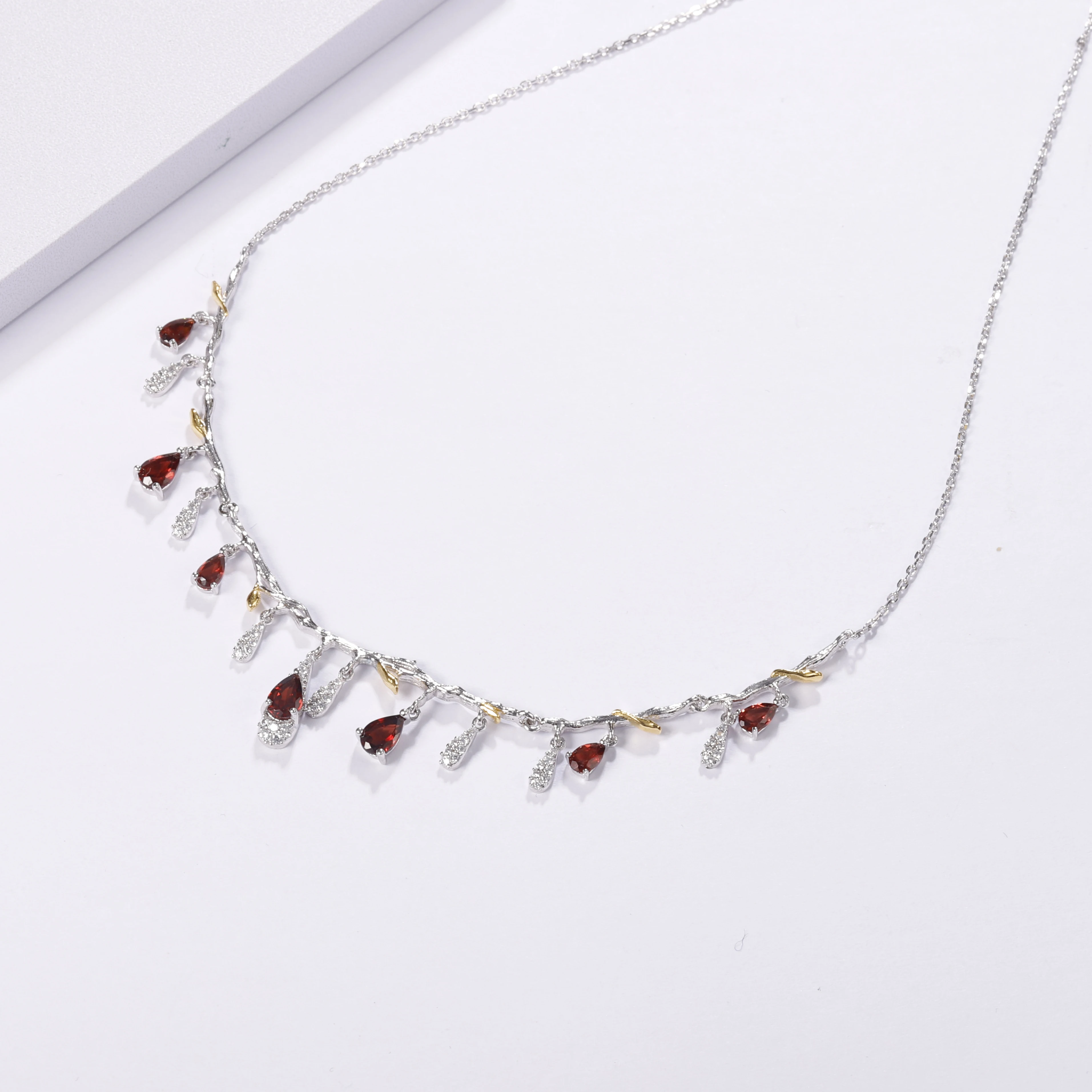GEM\'S BALLET 925 Sterling Silver Handmade Flower Bud Gemstone Necklace With Natural Sky Blue Topaz For Women Wedding Jewelry