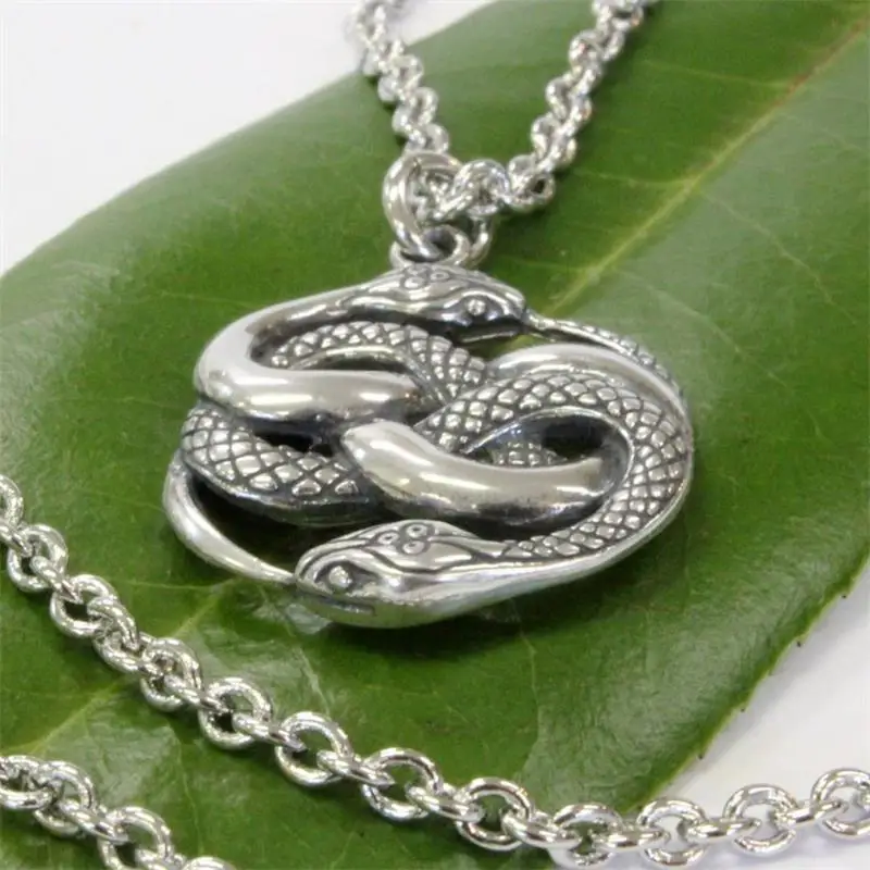 New Retro 8 Type Double Ouroboros Pendant Necklace Women\'s Fashion Metal Sliding Animal Pendant Accessories Party Jewelry