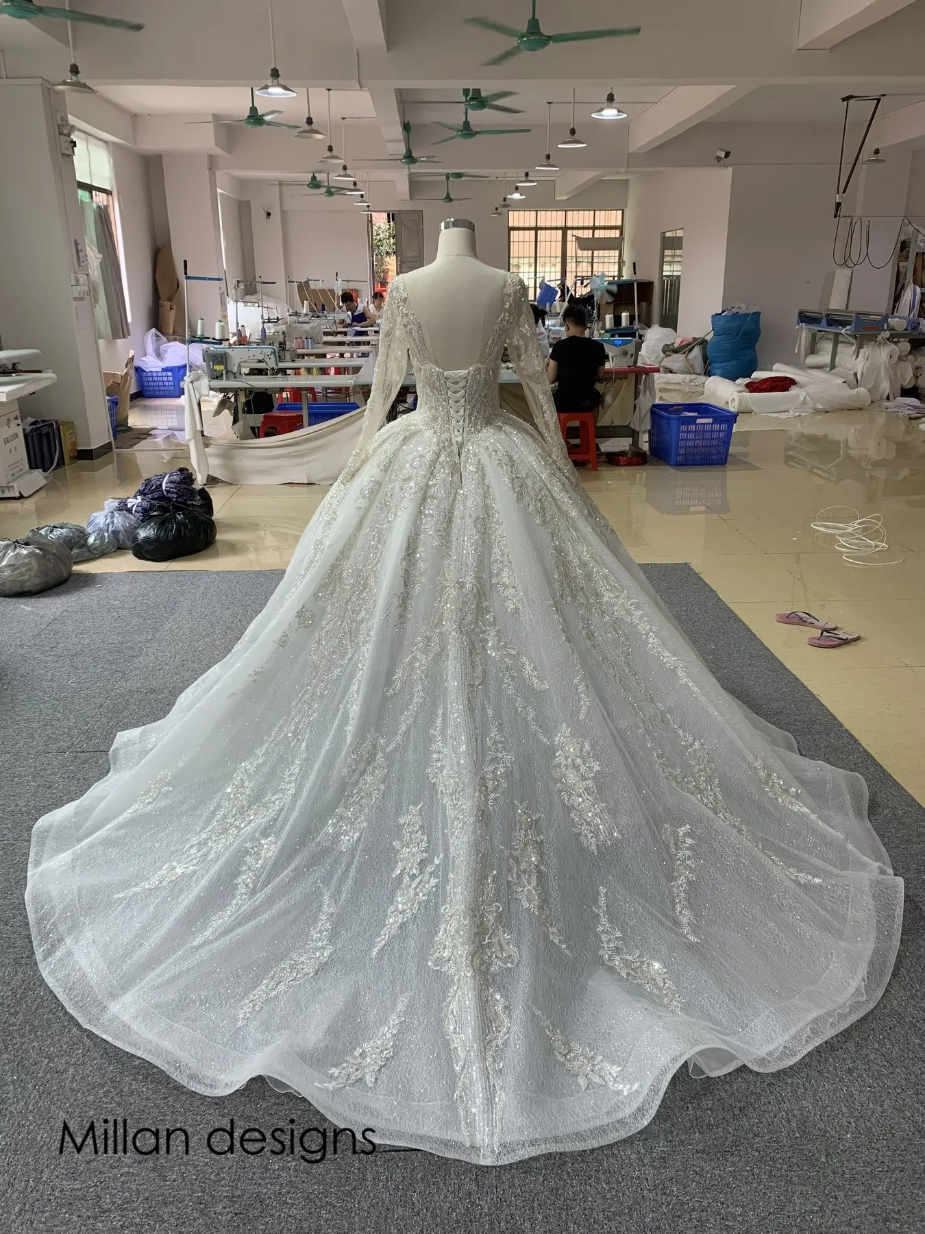 Real Photos Luxury Slim Cut Wedding Dresses Crystals Ball Gown Bridal Dress Beaded Lace Bridal Gown 2024 Vestido De Novias