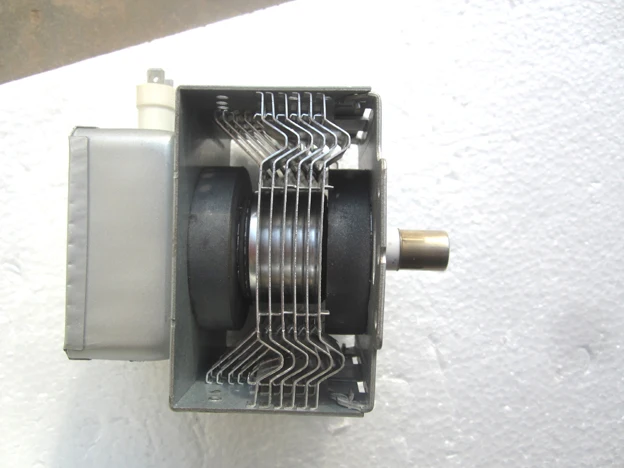 Forno a microonde Magnetron assemblaggio orizzontale/M24FB-610A accessori per forno a microonde