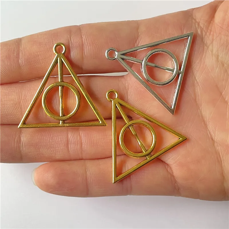 10pcs 30*32mm antique equilateral triangle pendants, vintage Tibetan silver DIY bracelet necklace making