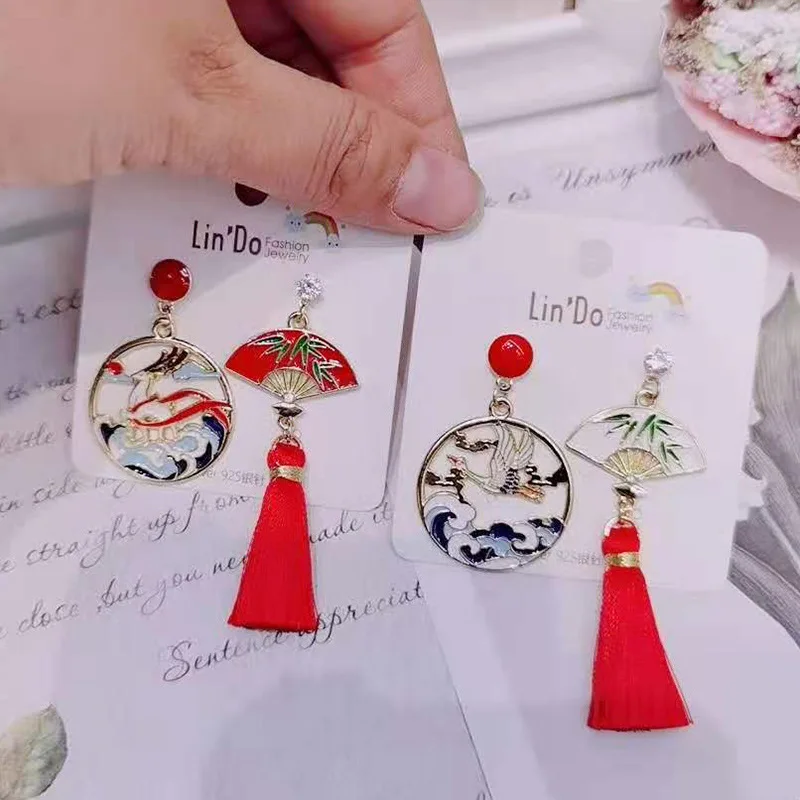 จีนแบบดั้งเดิมต่างหูสำหรับผู้หญิงหญิงกวาง Crane Lucky สัญลักษณ์เครื่องประดับพู่ยาวต่างหูของขวัญสร้างสรรค์