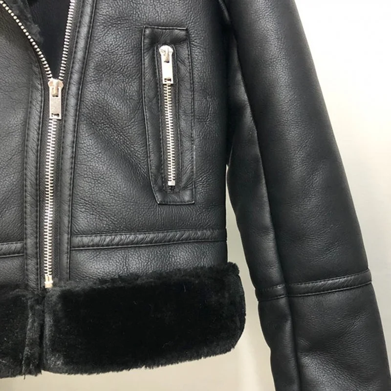 Inverno feminino grosso forro de pele quente jaqueta de couro do plutônio casual motocicleta à prova de vento casaco fino ajuste clássico preto outwear casaco