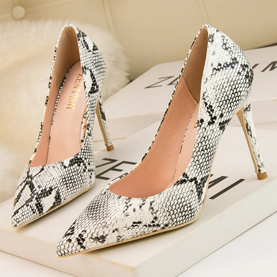 

2024 Sexy Snake Print Stiletto Women Pumps Autumn Ladies Pointed Toe Party White Brown Serpentine Shallow High Heels Shoes Woman