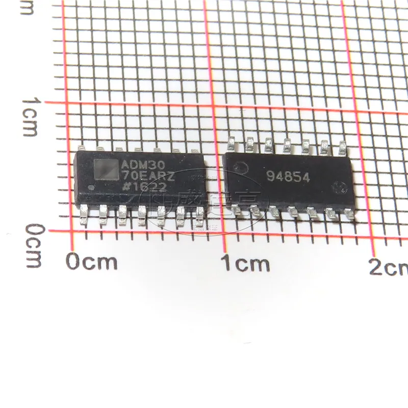 ADM3070EARZ  RS-422/RS-485 IC  SOIC-14  New Original In Stock