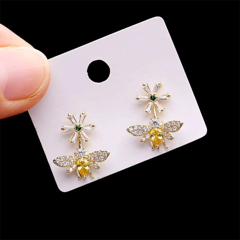 Huitan Cute & Stylish Flower Bee Shape Women Stud Earring Gold/Silver Color Party Daily Wear Gift for Girlfriend Fashion Jewelry