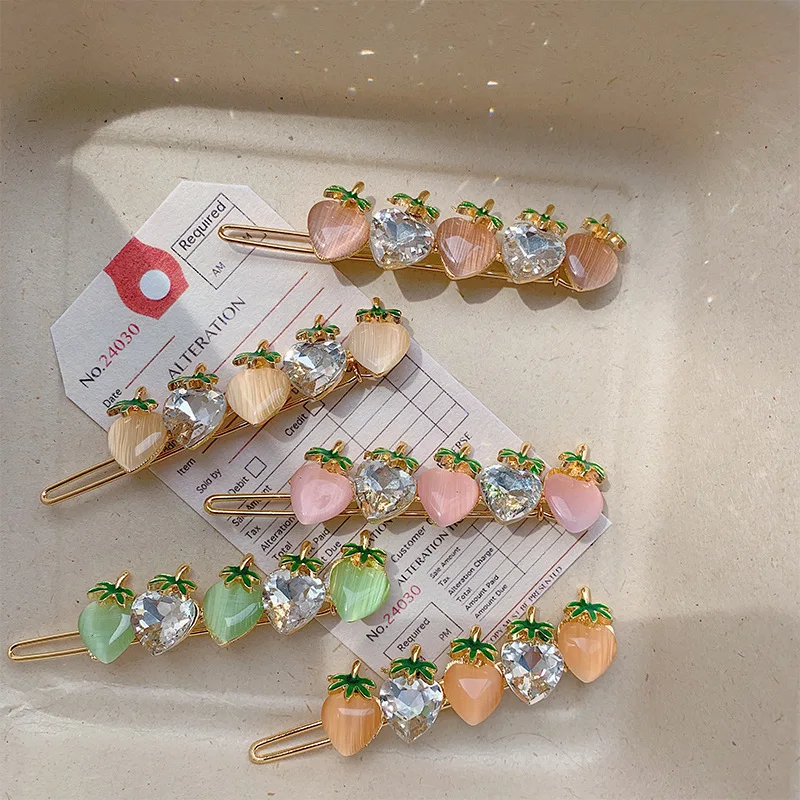

Korean Cute Girls Strawberry Hair Clips Shining Crystal Rhinestone Hairpin Bangs BB Alloy Barrettes Elegant Headwear Accessories