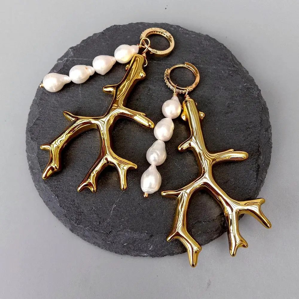 

KKGEM 7X10MM Natural White Reborn keshi Pearl Golden Resin Coral Branch Shape Hoop Earrings Punk Style for women