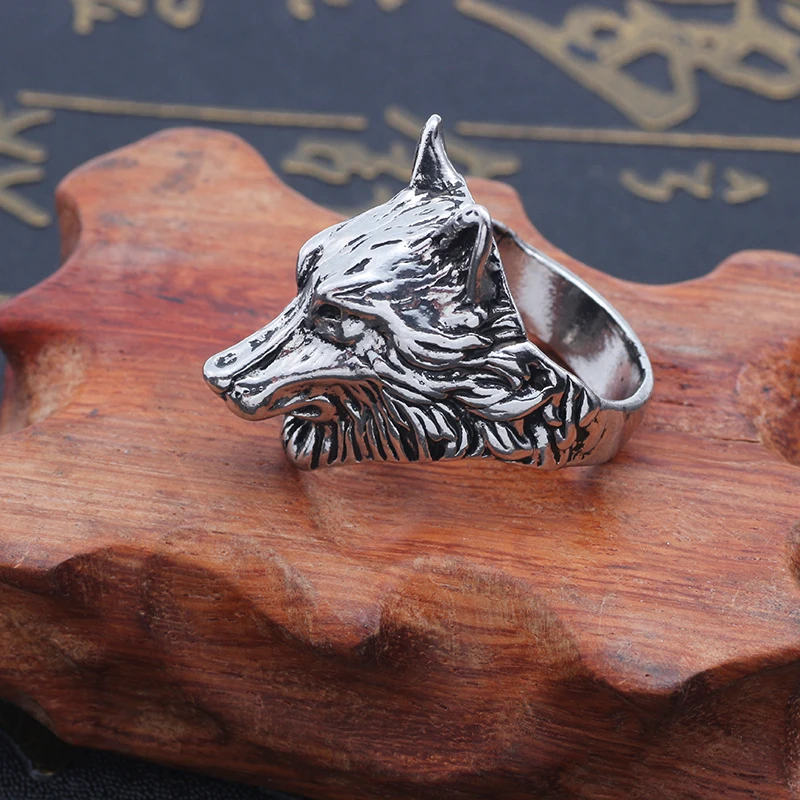 Fashion New Retro Domineering Trend Men And Women Ring Personality Animal Wolf Head Alloy Gift Jewelry Wholesale 2021