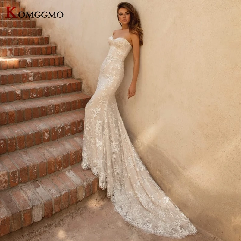 2023 New Arrival Strapless Embroidery Appliques Tulle Chapel Train Bridal Gown Elegant Sleeveless Lace Up Mermaid Wedding Dress