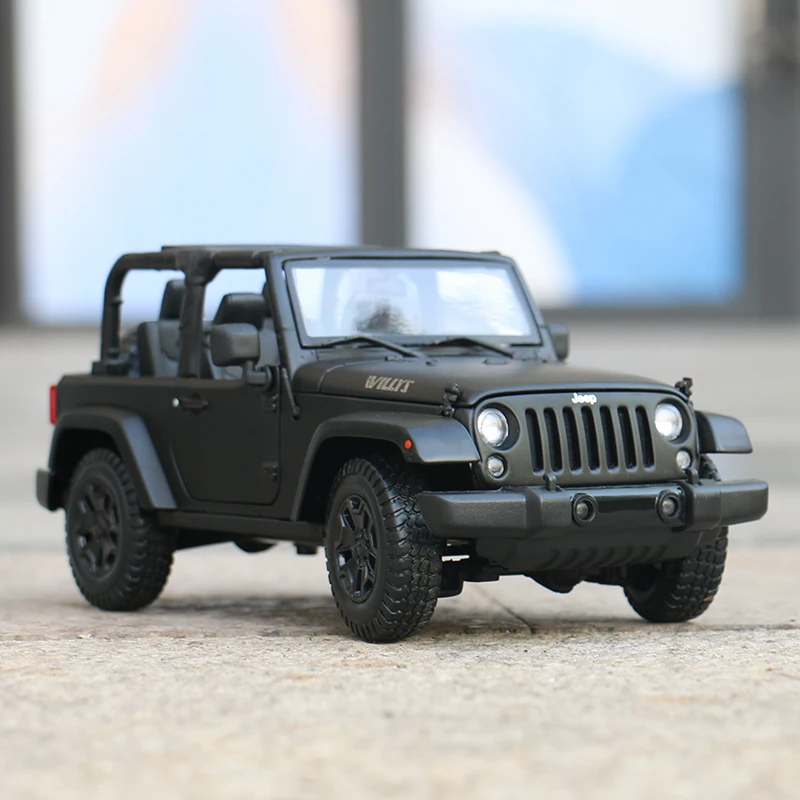 Maisto 1:18 2014 JEEP Willys Wrangler Topless Static Die Cast Vehicles Collectible Model Car Toys