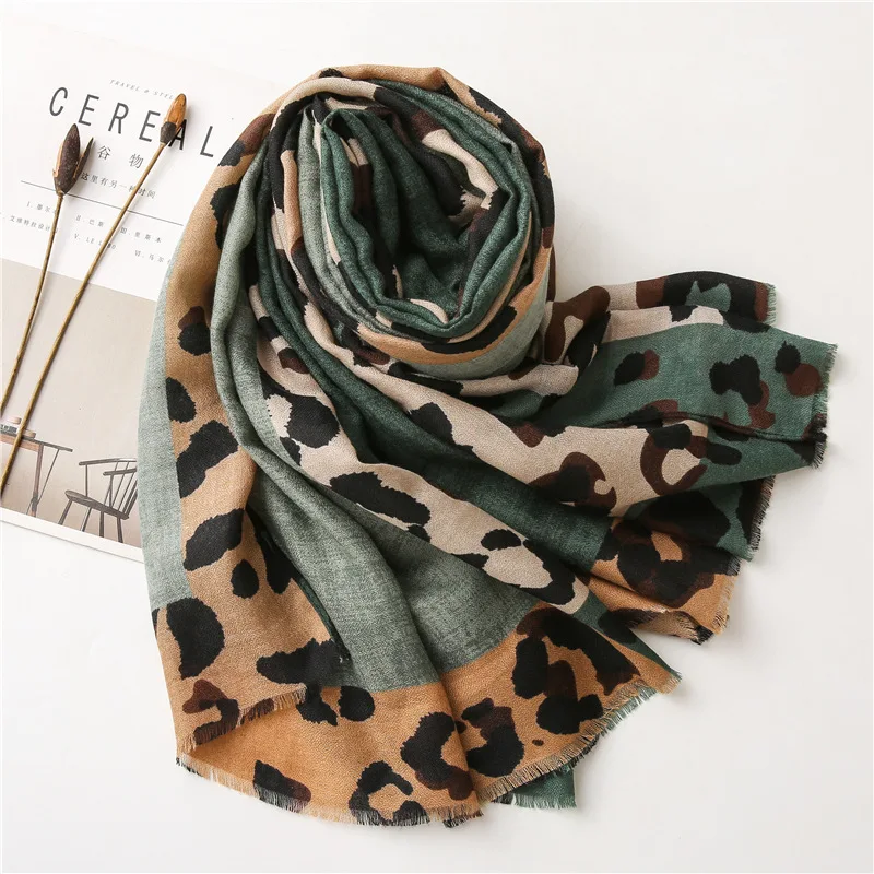 2022 Luxury Brand Fashion Lady Scarf 90Cm * 180Cm Leopard Printed Shaped Colorblock Ms. All-Match Silk Scarf Bib