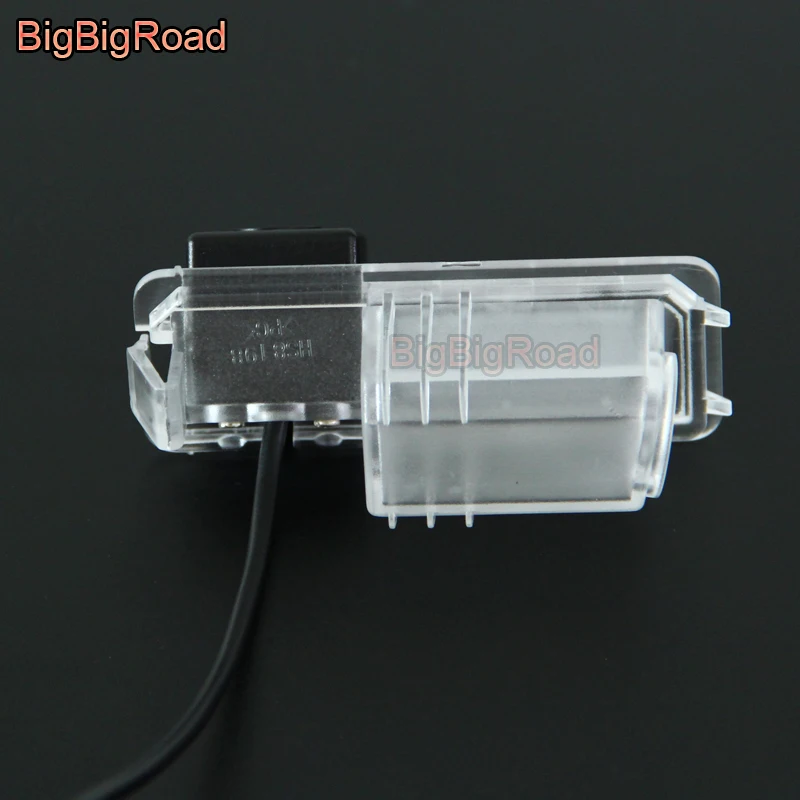 

BigBigRoad For Volkswagen Polo Hatchback / New Magotan New Bora / Golf 6 Wireless Camera Car Rear View Reversing Camera