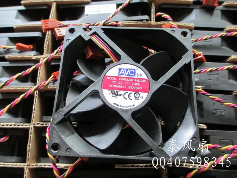 

AVC DS09225R12MC238 Server Cooling Fan DC 12V 0.3A 90x90x25mm 3-Wire