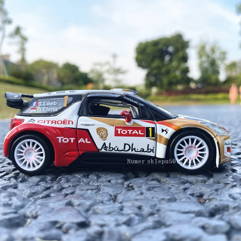 Bburago 1:32 2013 Cittroen DS3 World NO1 WRC rally car model Simulation Alloy Car Model Collect gifts toy