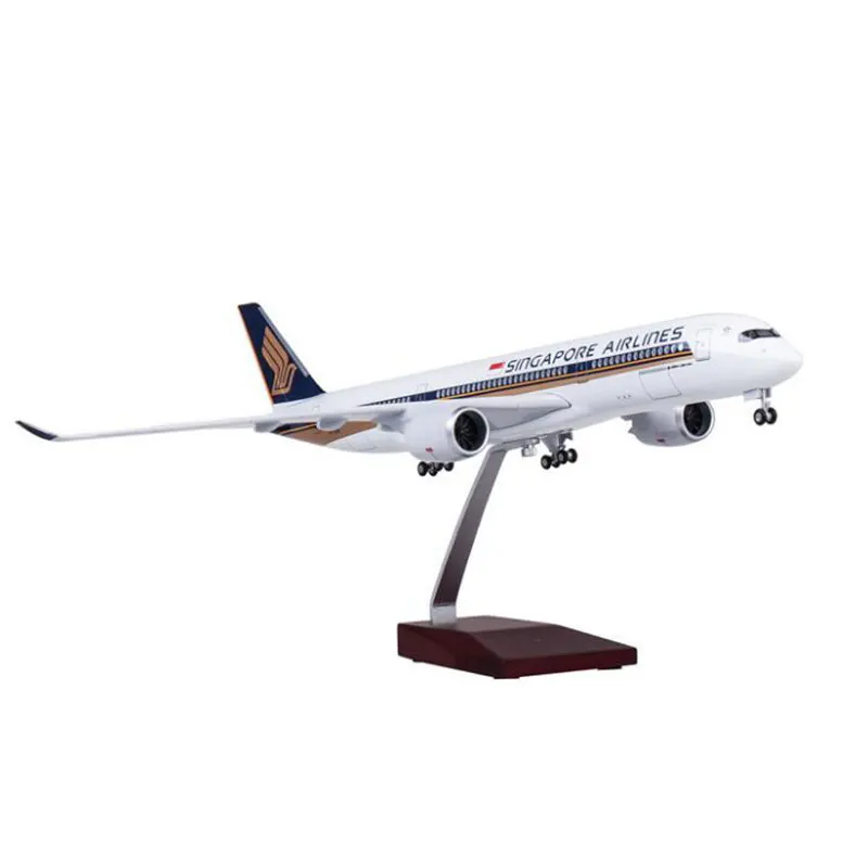 

1/142 Scale Airbus A350 47CM Airplane Singapore Airline Model W Light & Wheel Diecast Plastic Resin Plane Collection Decoration