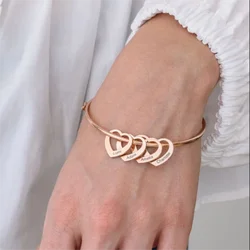 PolishedPlus Bracciale rigido personalizzato con pendenti a forma di cuore Lettera in acciaio inossidabile personalizzata per regalo di compleanno per mamma da donna