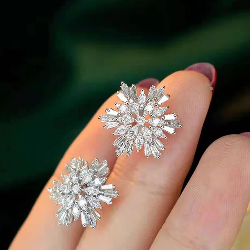 Huitan Luxury Snowflake Stud Earrings Full AAA Cubic Zircon Bling Bling Women Ear Accessories Christmas Gift New Trendy Jewelry