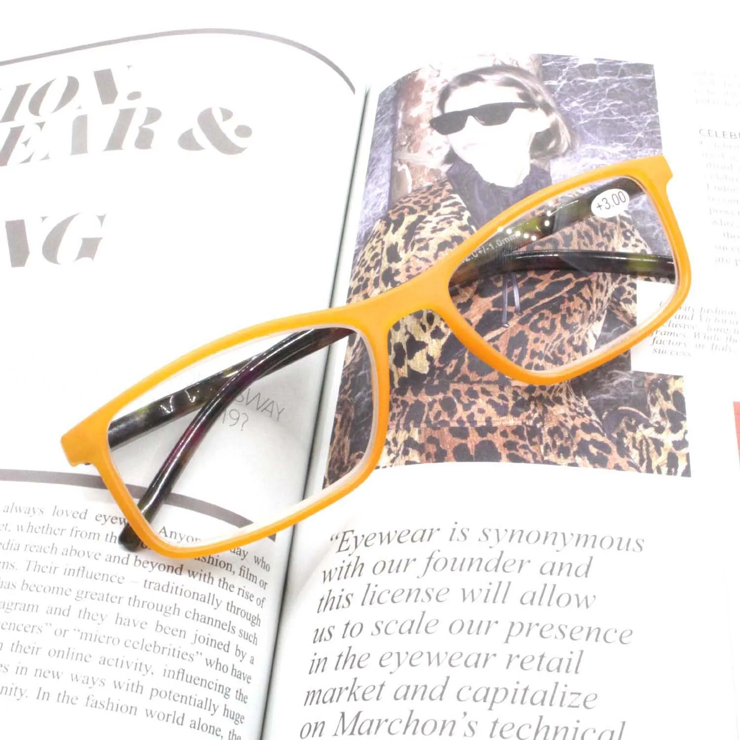 Unisex Men\'s and Ladie\'s Fashion Color Young Trendy Reading Glasses
