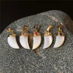 FUWO Wholesale Natural Shell Pendant With Zircon Charm,Golden Plated Small Horns Shape Jewelry Accessories 5Pcs/Lot PD603